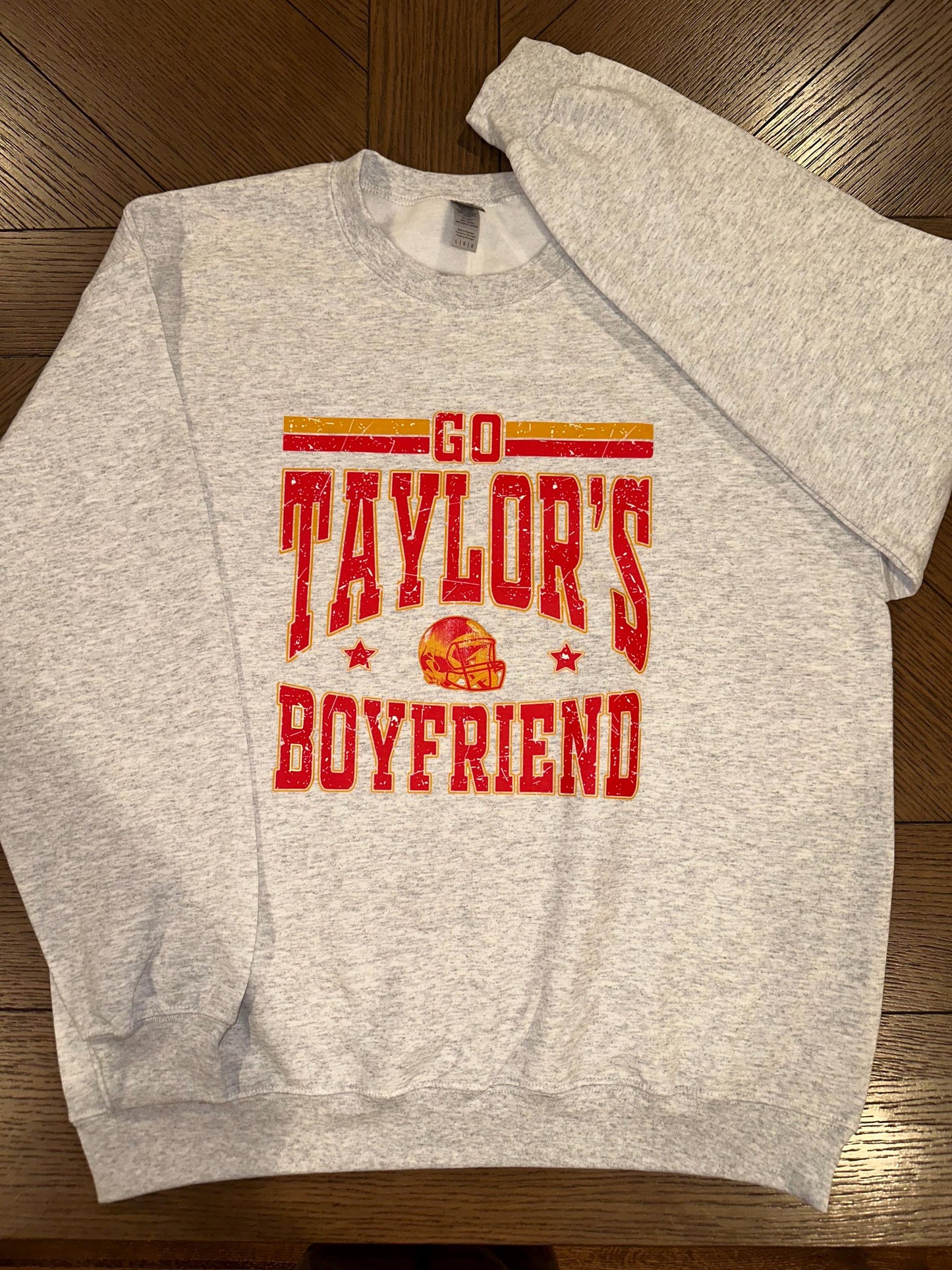 Go Taylor's Boyfriend Chiefs Crewneck